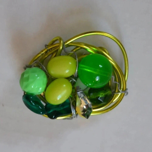 5/$25 Green Beaded  Brooch - Picture 1 of 6